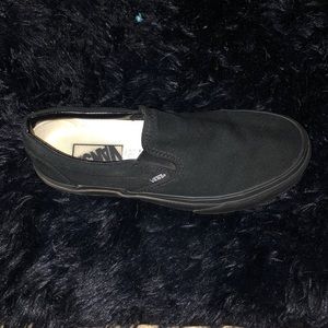 all black vans